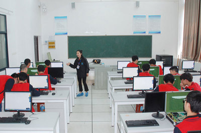 四川省峨眉山市職業技術學校 深耕計算機軟硬件及網絡技術開發，培育數字時代技能英才